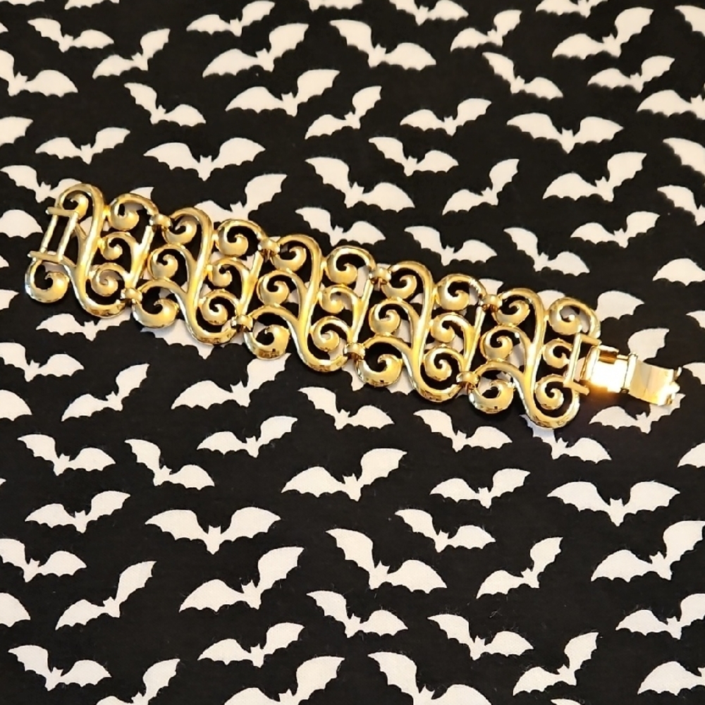 5/$13 Scroll Bracelet